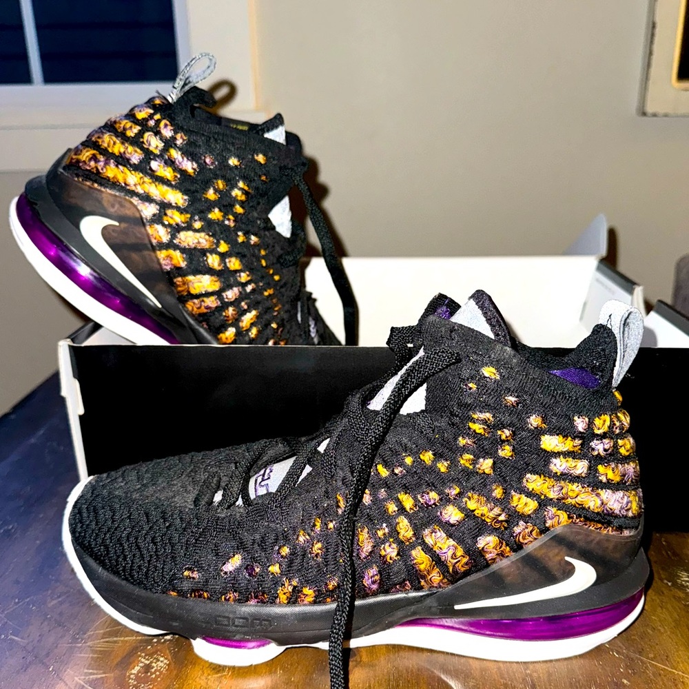 Nike Lebron XVII size 6.5 Y